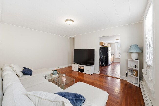 Building Photo - 289 Whiton St