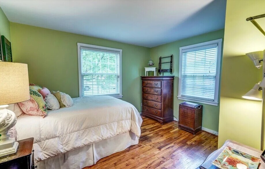 Building Photo - 3500 Rosewood Ave