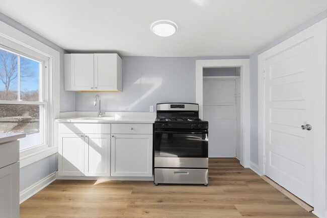 Building Photo - 48 Walker St