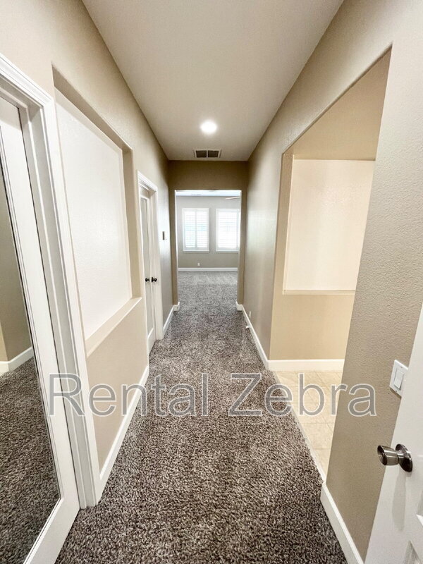 Building Photo - 1221 CAVALAIRE Ct