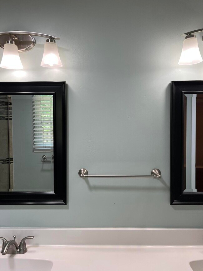 Building Photo - 16 Mariners Ln