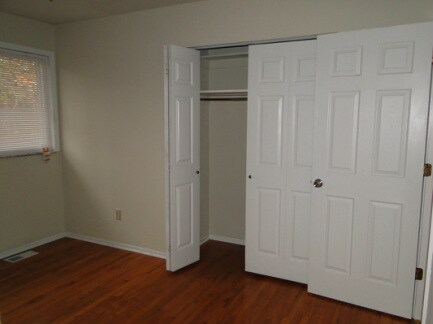 Building Photo - 6930 Birdie Ln