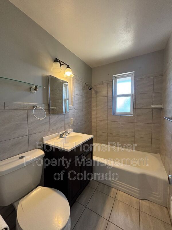 Building Photo - 935 Winona Ct
