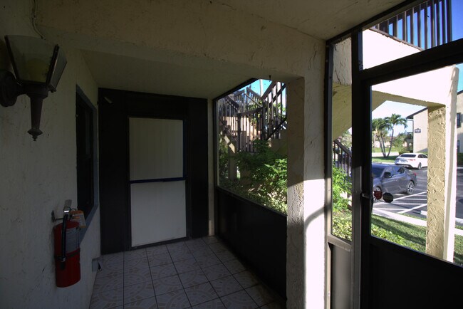 Building Photo - 4703 Lucerne Lakes Blvd E