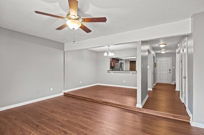 Building Photo - 3851 Chimney Creek Dr