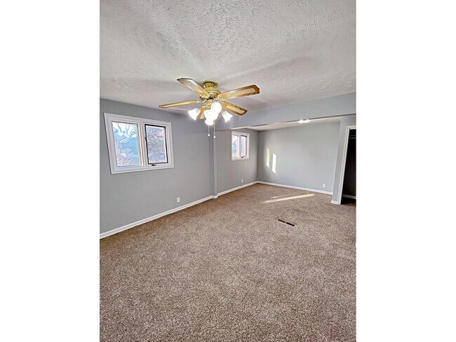 Building Photo - 4707 N 40th Ave
