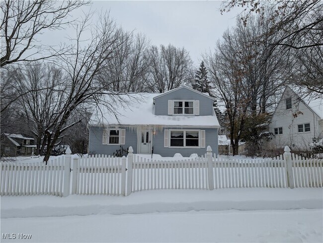 Building Photo - 703 Avondale St