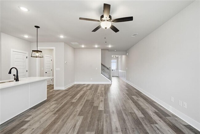 Building Photo - 5728 Urban Vlg Wy