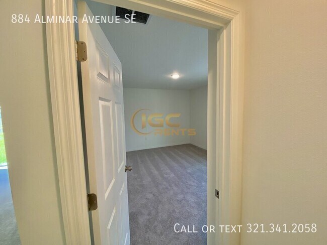 Building Photo - 884 Alminar Ave SE