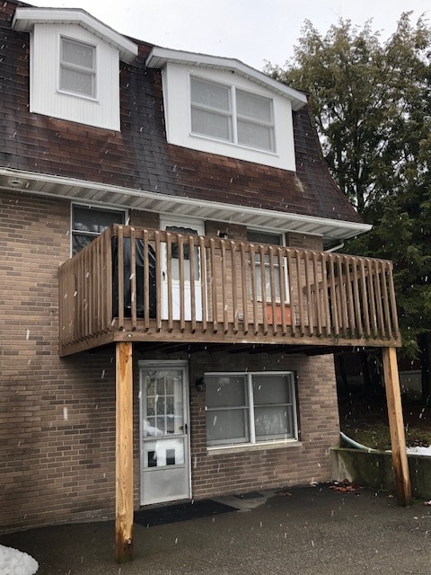 deck - 158 Albany Ave