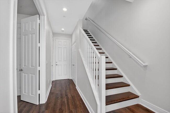 Building Photo - 2502 N Dixie Hwy