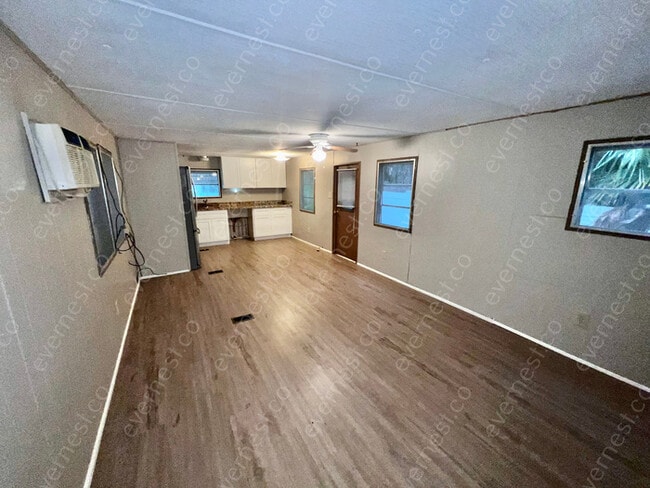 Building Photo - 820 Paradise Blvd