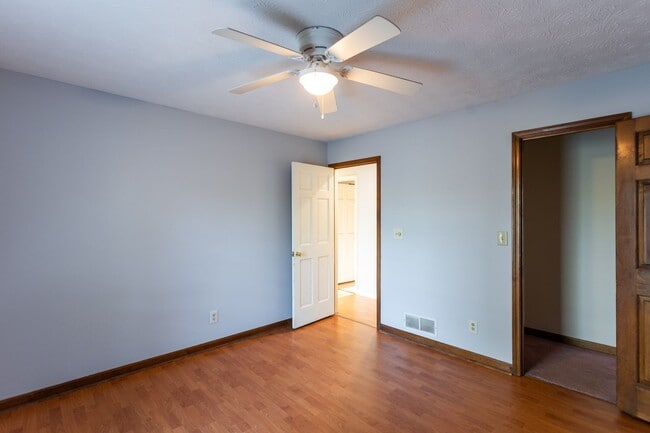 Building Photo - 3301 Sams Way SE