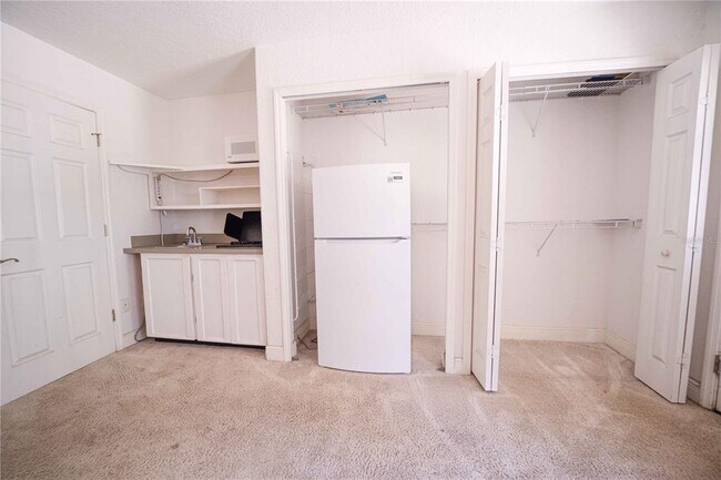 Building Photo - 1409 Broken Oak Dr