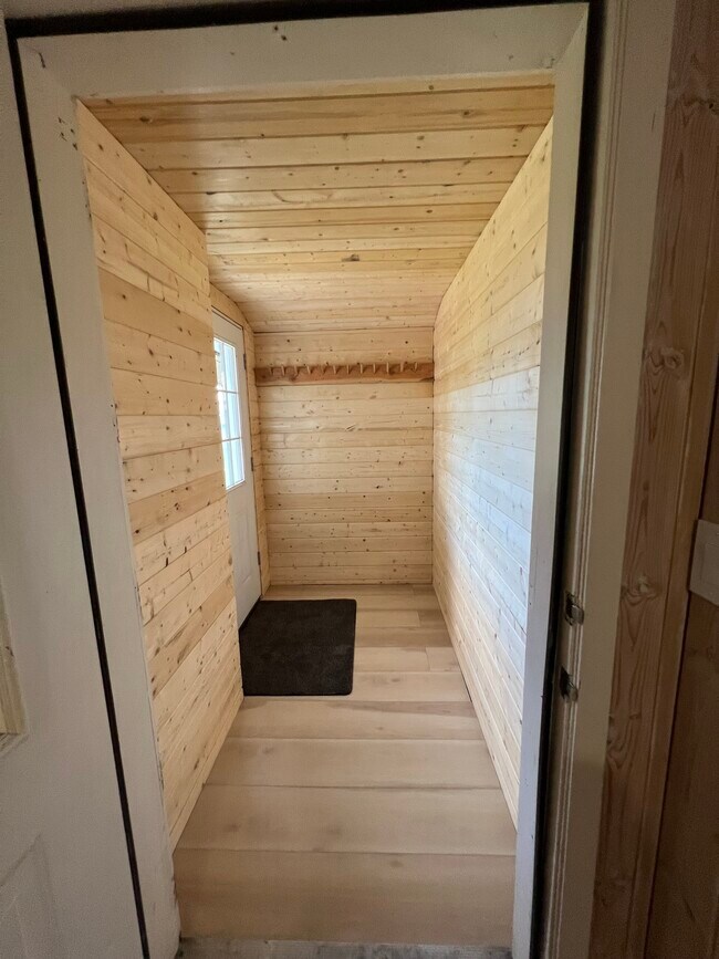 Building Photo - 151 Toftum Ln