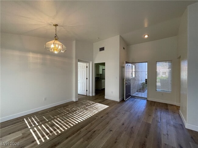 Building Photo - 10617 Mission Lakes Ave