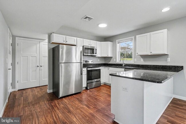 Building Photo - 120 HART Ln