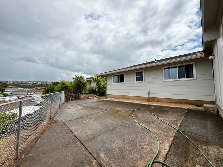 Building Photo - 98-460 Puaapiki St