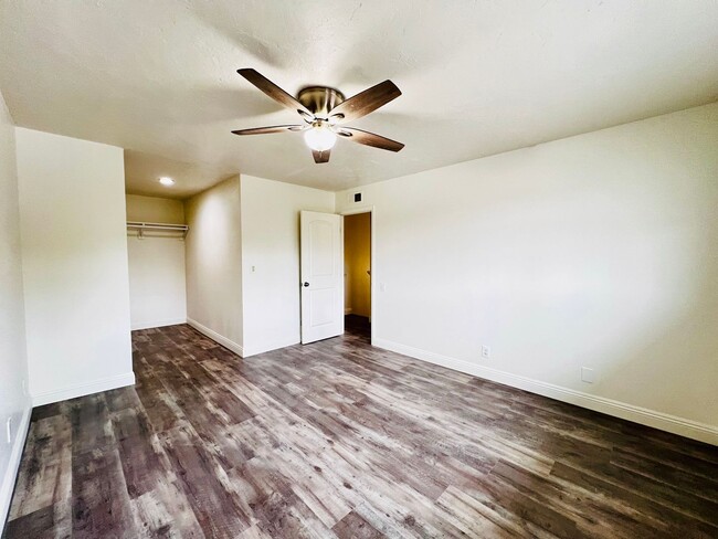 Building Photo - Spacious 3 bedroom 2 bath with attached ga...