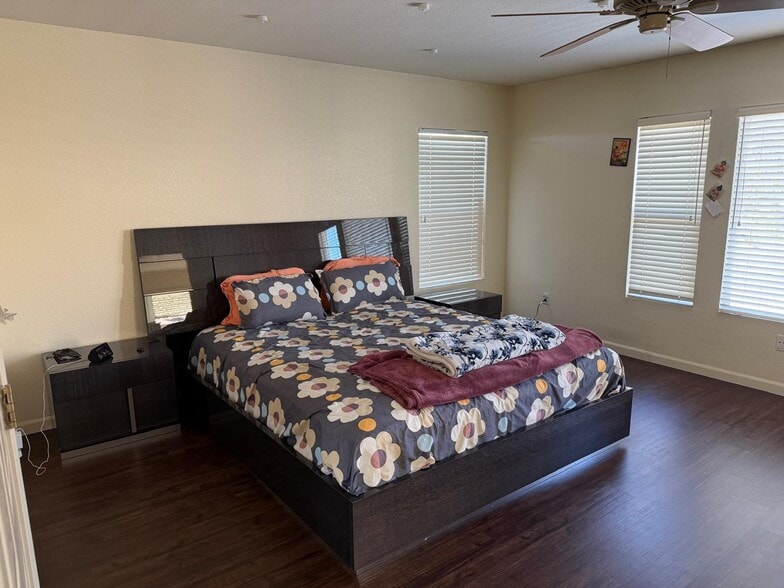 Building Photo - 1084 Huntly Dr