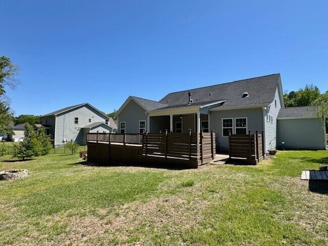 Building Photo - Multiple Applications! Application deadlin...