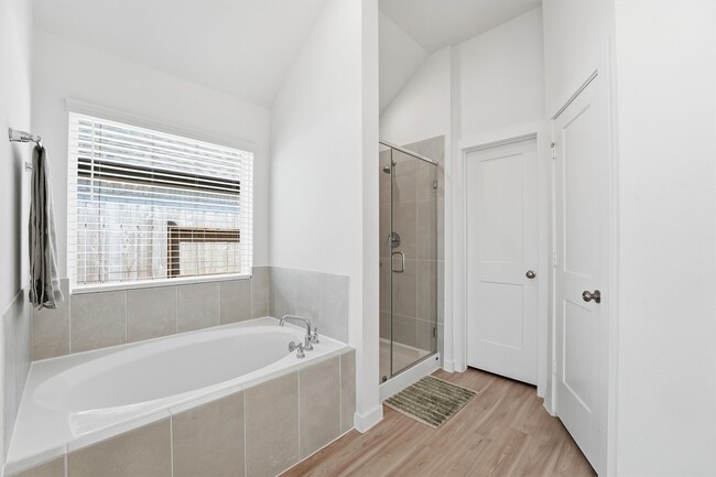 Building Photo - 8611 Pier Cove Dr