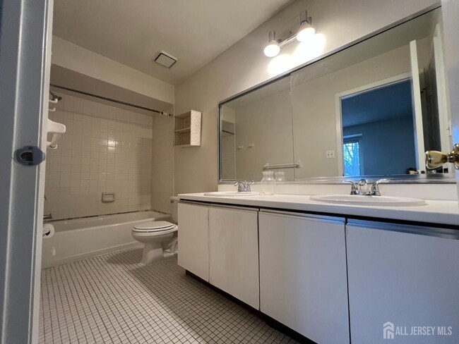 Building Photo - 89 Gate House Ln