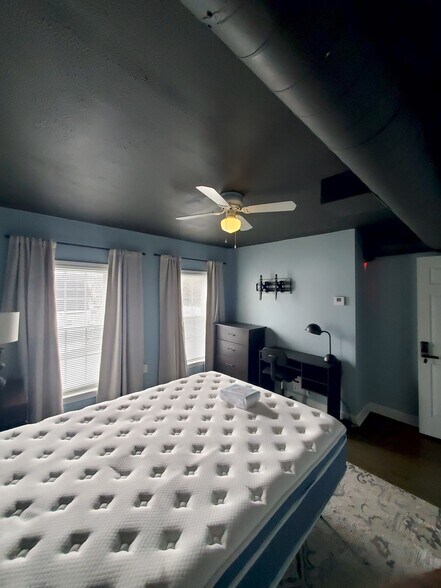 Building Photo - 2 Prospect St