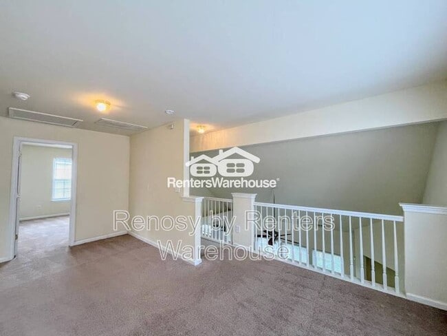 Building Photo - 3711 Bay Crescent