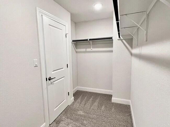 Building Photo - Open Concept Family Dream Home!