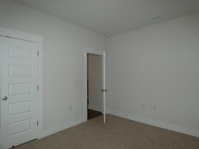 Building Photo - 4-Bedroom Craftsman-Style Home