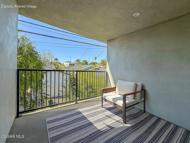 Building Photo - 2617 Veteran Ave