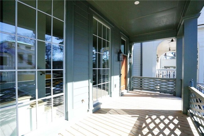 Building Photo - 96 Sheridan Dr NE