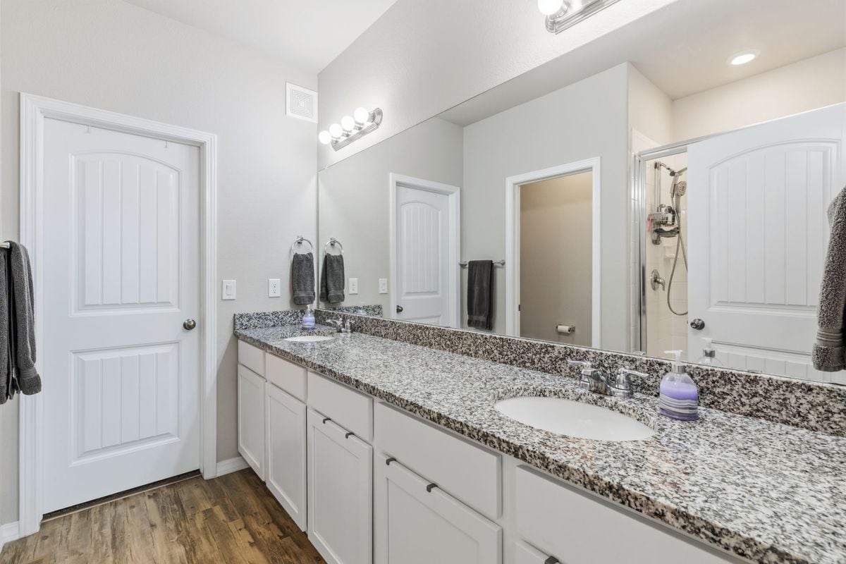 Building Photo - 5767 Heathland Terrace