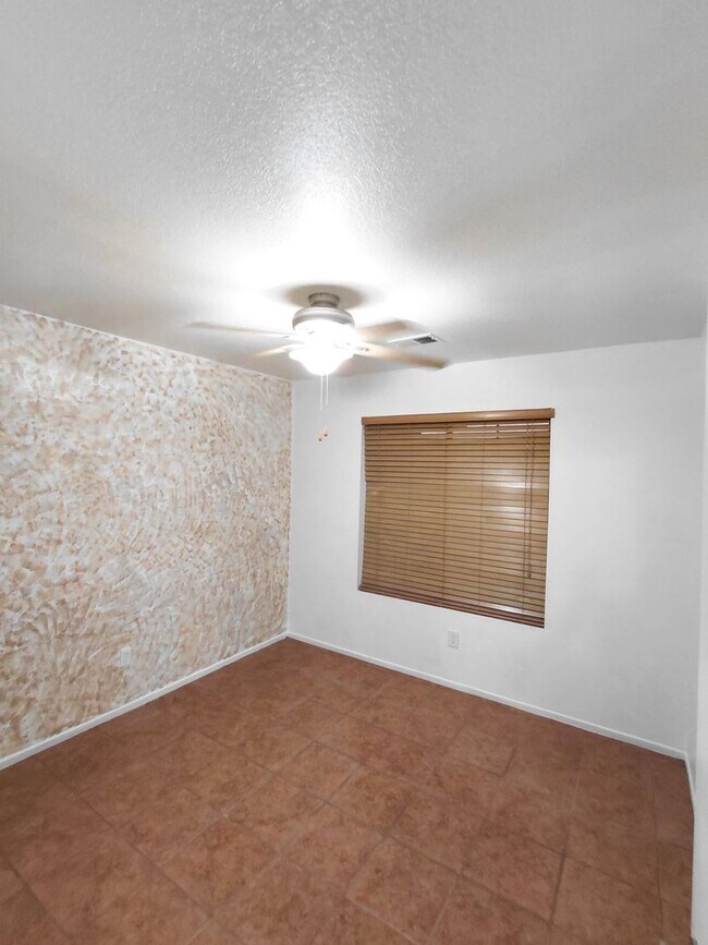 Building Photo - 936 Alameda St