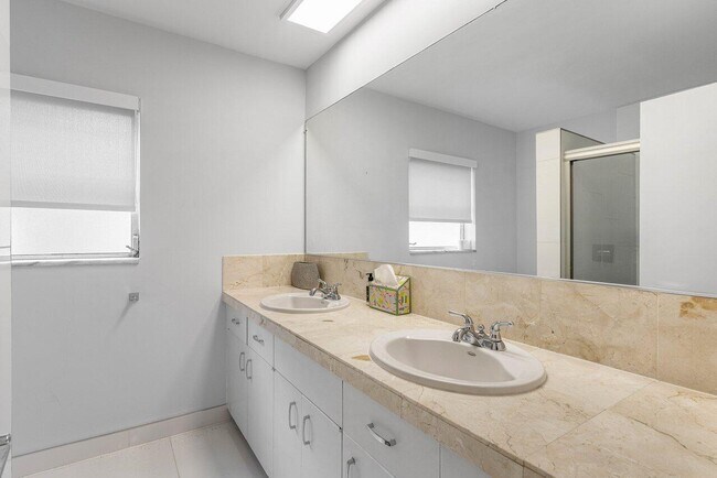 Building Photo - 900 Marble Way
