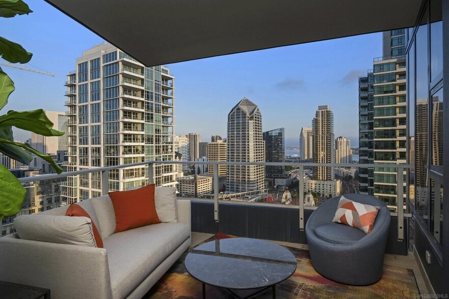 Balcony - 1325 Pacific Hwy