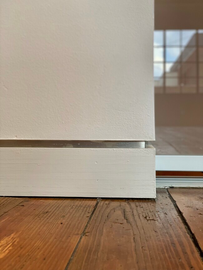 Building Photo - 855 N Pearl St