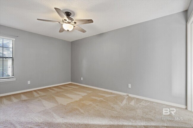 Building Photo - 10510 Gayfer Rd Ext