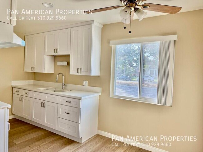 Building Photo - 326 S Gerhart Ave