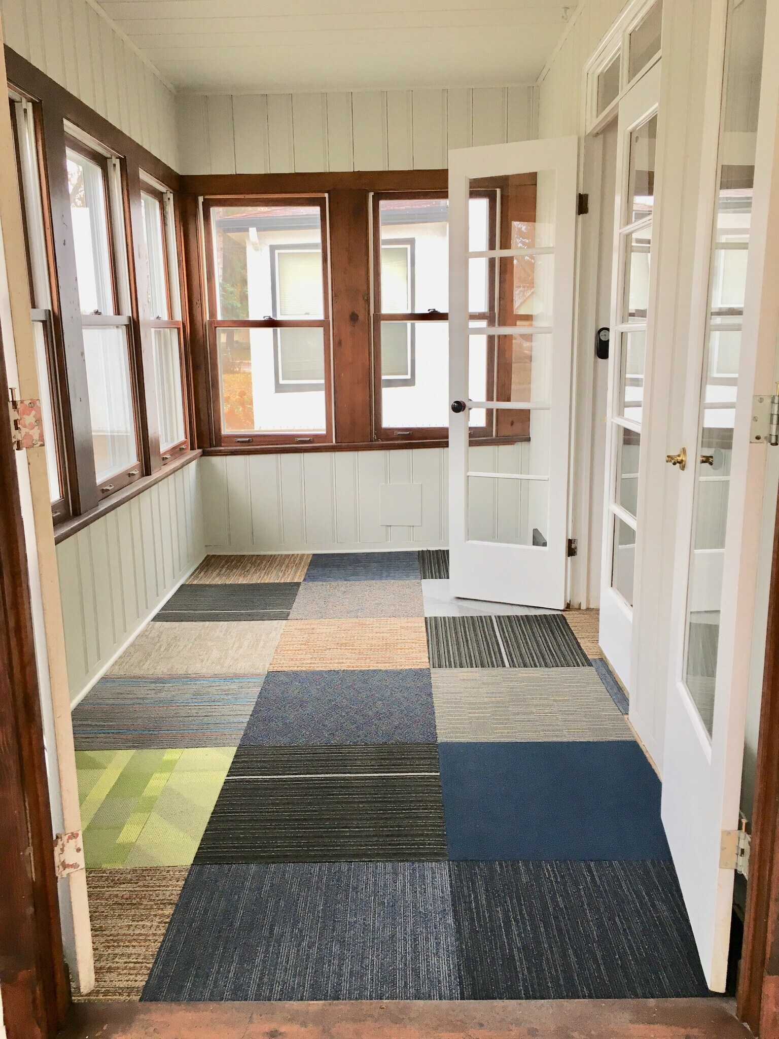 sunroom - 1711 3rd Ave N