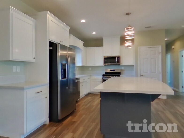 Building Photo - 16014 Tokay St