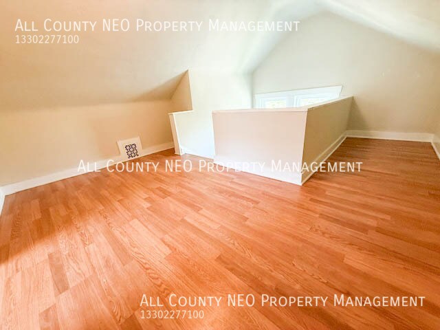 Building Photo - 126 E Mapledale Ave