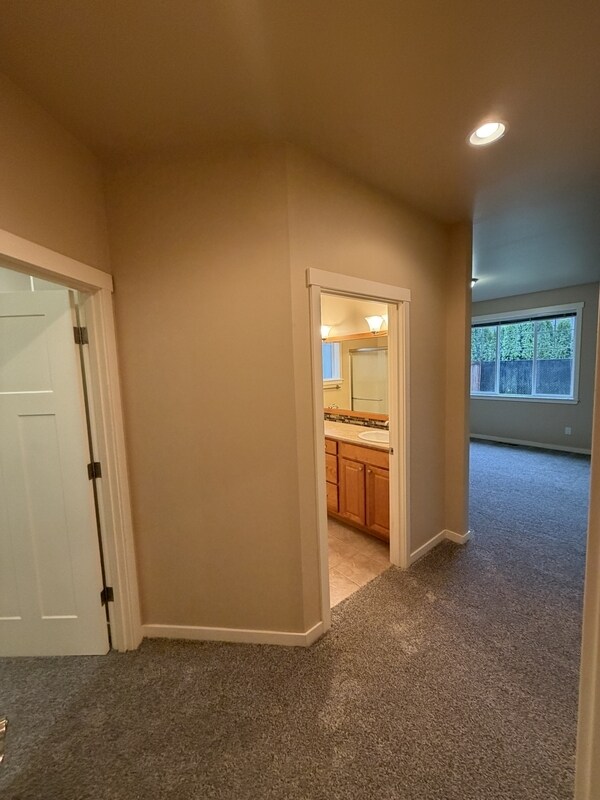 Building Photo - 1546 Bryce Park Loop