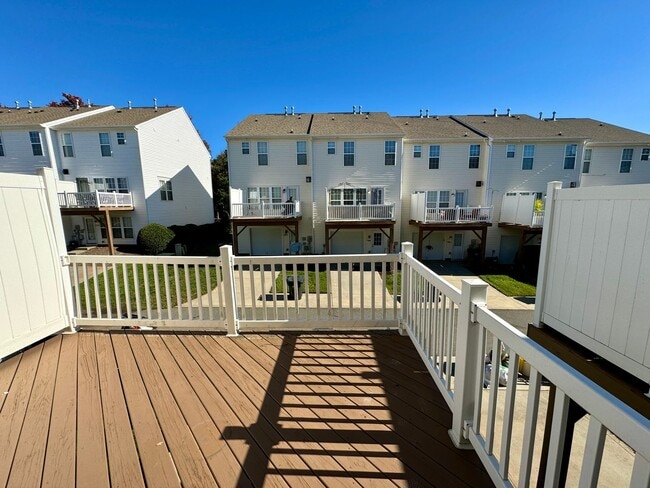 Building Photo - 3BR/3BA Townhouse in Ballantyne
