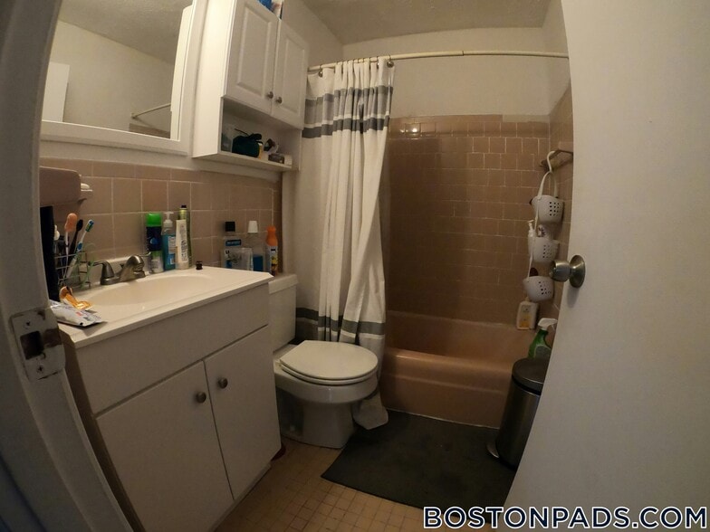 Building Photo - 226 Parker Hill Ave