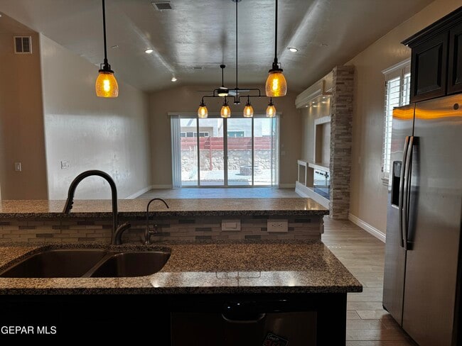 Building Photo - 12357 Desert Dove Ave