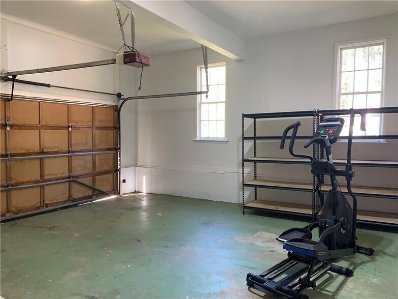 Building Photo - 110 Price Hills Trail