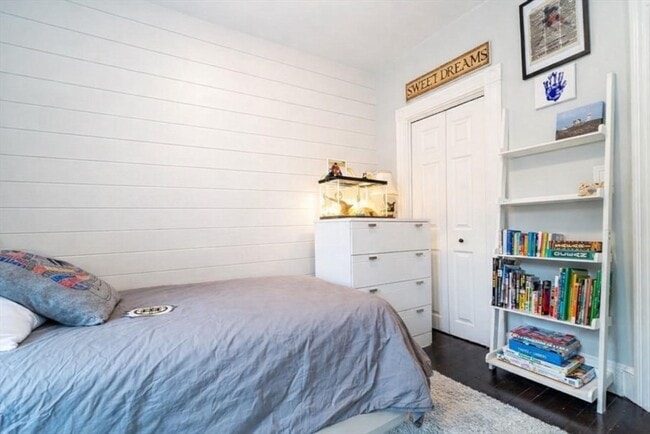 Building Photo - 32 Covington St