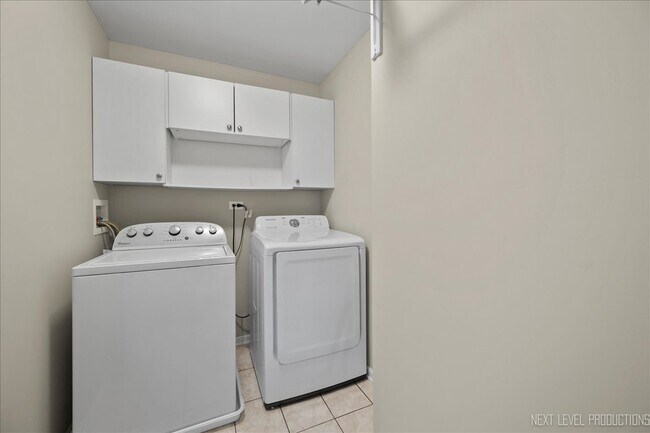 Building Photo - 2402 Wilton Ln